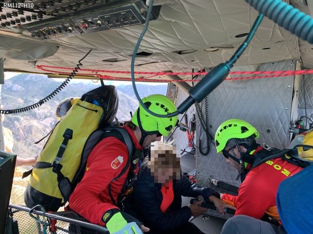 Rescatada y evacuada por aire una senderista accidentada en el Alto del Solvente (Ojós)